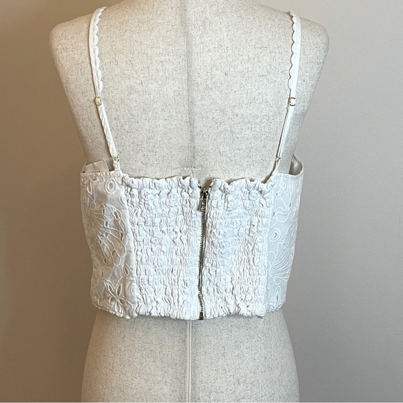 Lilly Pulitzer White Eyelet Crop Top NWT Size 14 Adjustable Straps - Picture 2 of 6